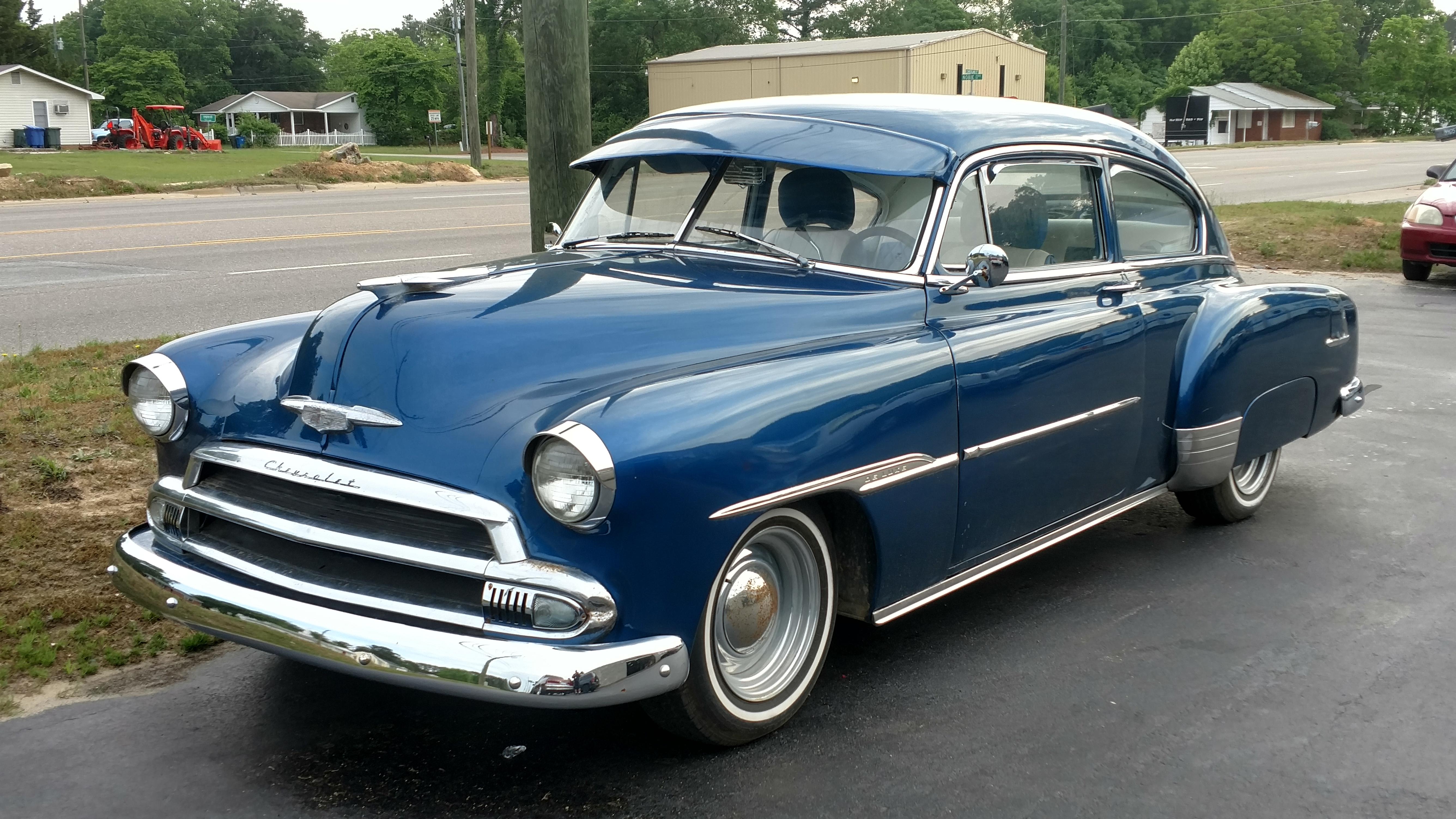 Sedan Deluxe